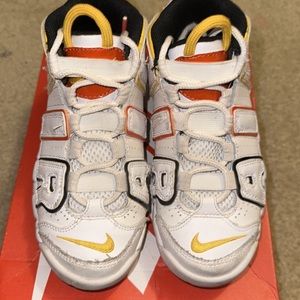 Kids Air MORE UPTEMPO (PS). Size 12.5c